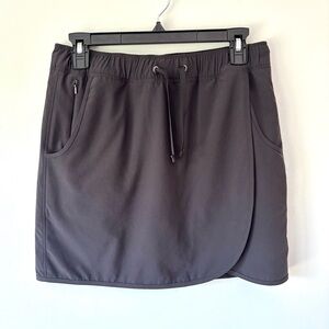 Patagoina Women's Fleetwith Skort Black Active Wear Athleisure Outdoor Skirt